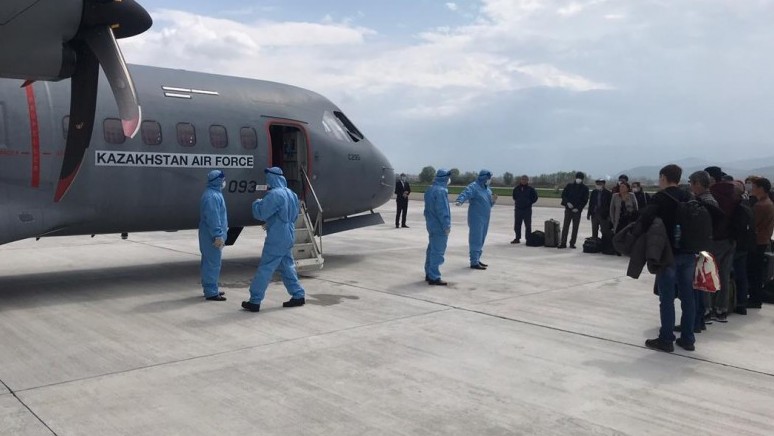 Tájikstannan qazaqstandyqtar elge jetkizildi