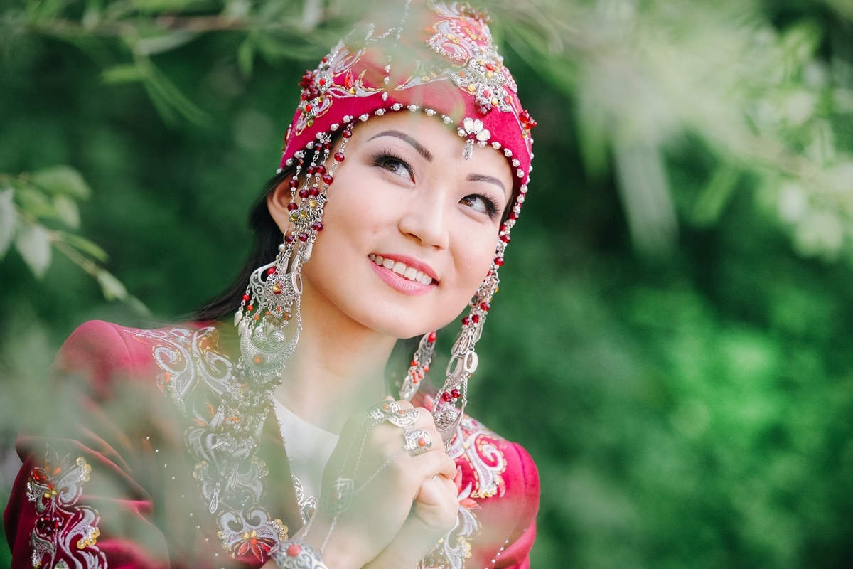 Qazaqtyń qyzy kóp, tek qazaq qyz az