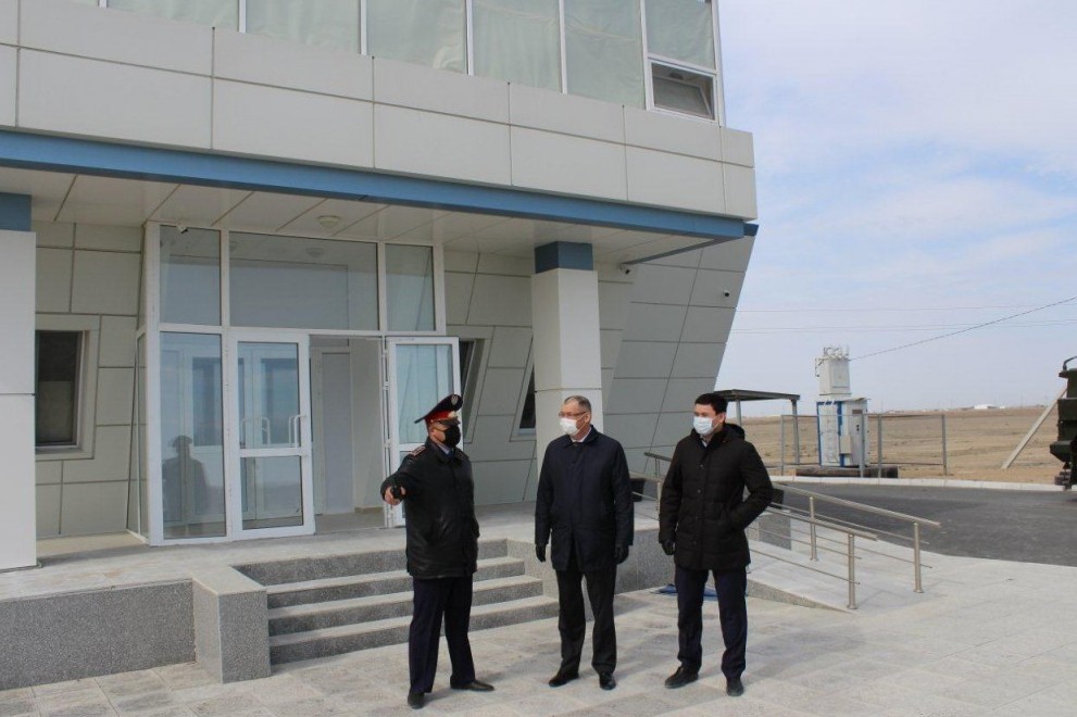 Atyraýdaǵy blok-beketter jumysyna áskerıler tartyldy