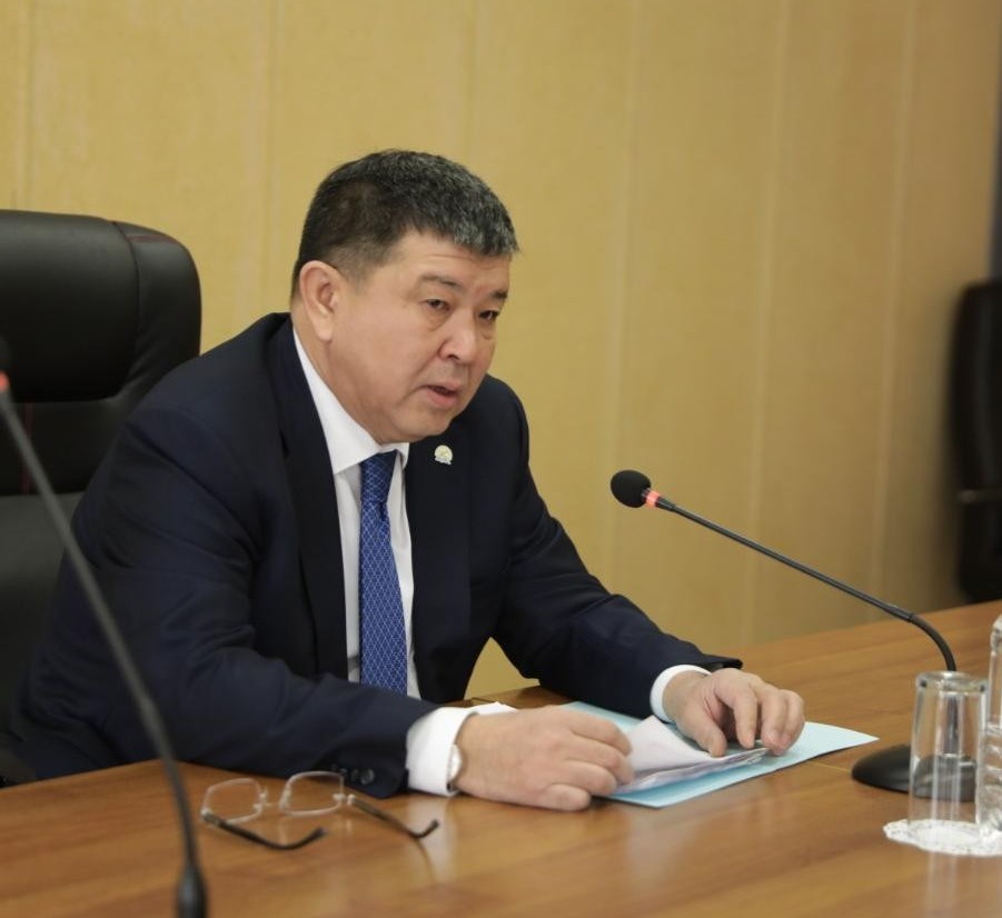 Mahambet Dosmuhambetov: «Toı-tomalaqqa, adam kóp jerlerge barmaý –óz ómirińdi  saqtaý»