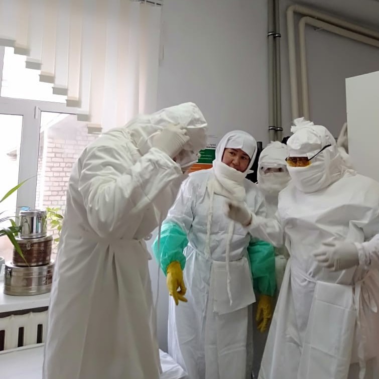 Oralda eki naýqaspen qarym-qatynasta bolǵandar aýyrmaǵan