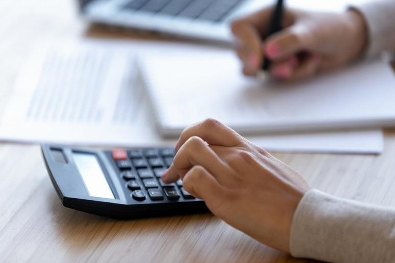 Kcell men activ abonentteri mobıldi nómir arqyly kommýnaldyq qyzmetter aqysyn tóleı alady