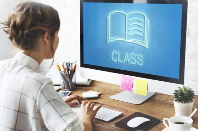 Nur-Sultanda qashyqtan oqytý formasyna kóshý jumystary retke keltirilgen