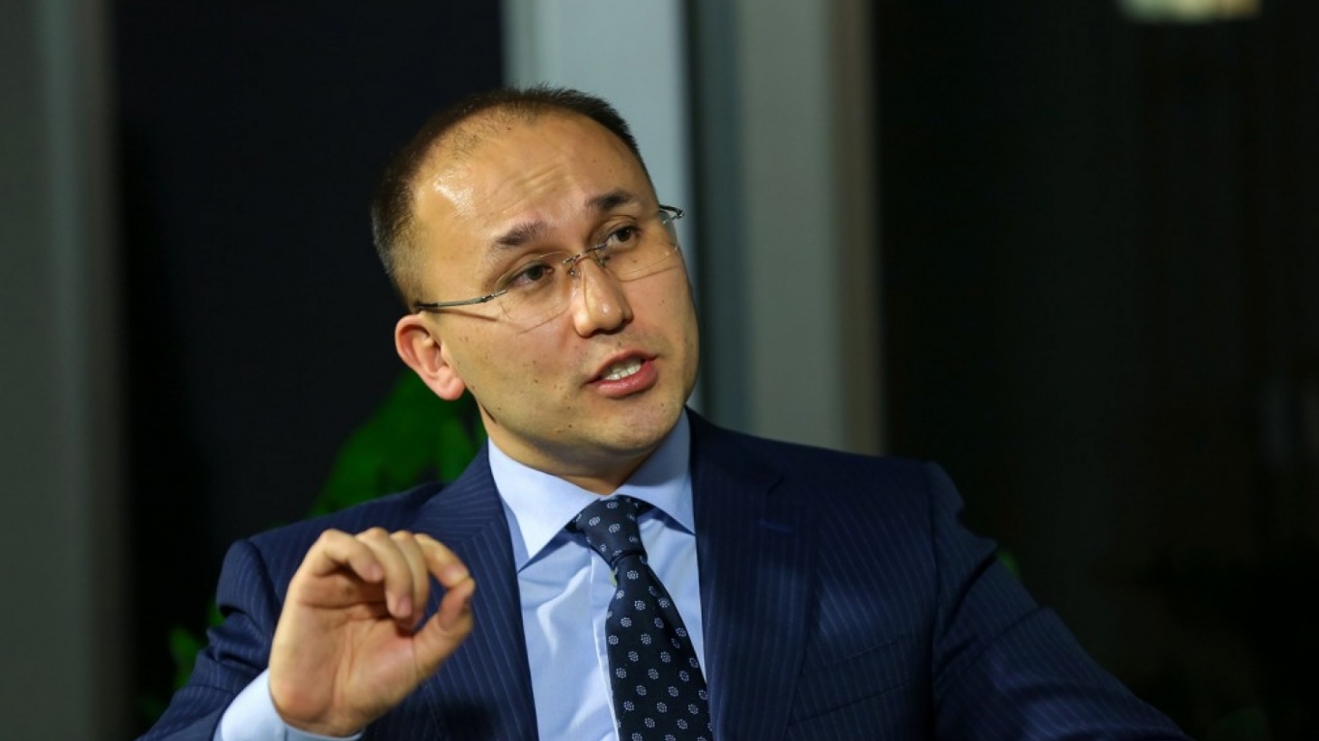 Dáýren Abaev koronavırýstan kóz jumǵan azamattyń jaqyndaryna kóńil aıtty