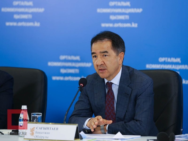 Almatyda muǵalimder men oqýshylarǵa 10 myńnan astam kompıýter berildi