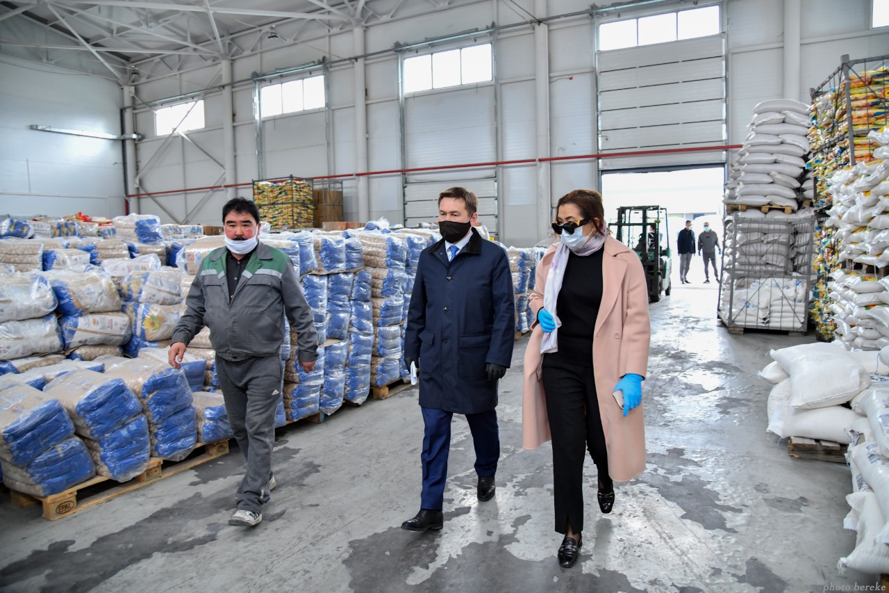 Shymkenttegi iri qoımalarda azyq-túlik qory 2-3 aıǵa jetkilikti