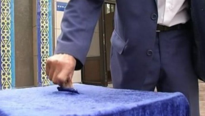 Sadaqaǵa qol suqqan ury ustaldy