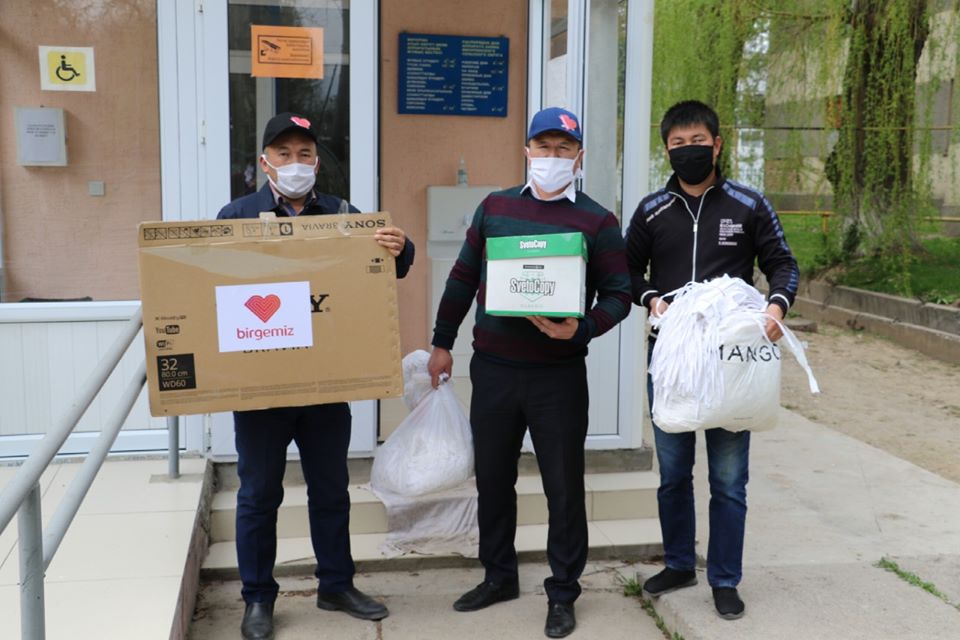 Túlkibas aýdanynda 62 myńnan astam betperde tegin taratyldy