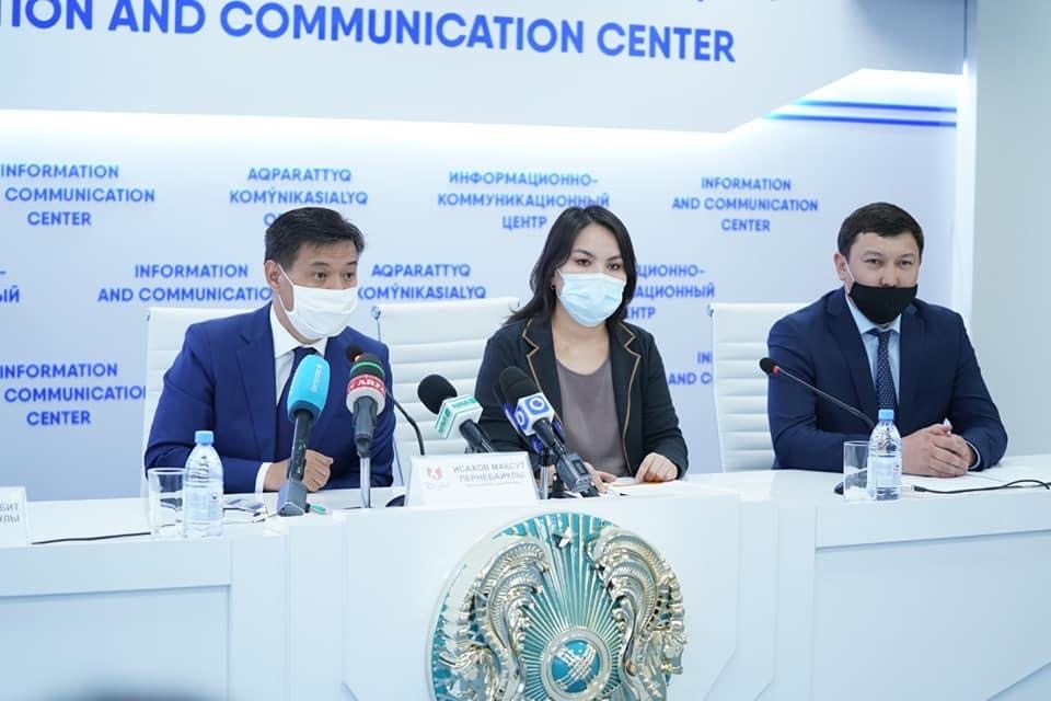 Shymkent: Mamandar tótenshe jaǵdaı rejıminde zeınetaqy men járdemaqy alý joldaryn túsindirdi