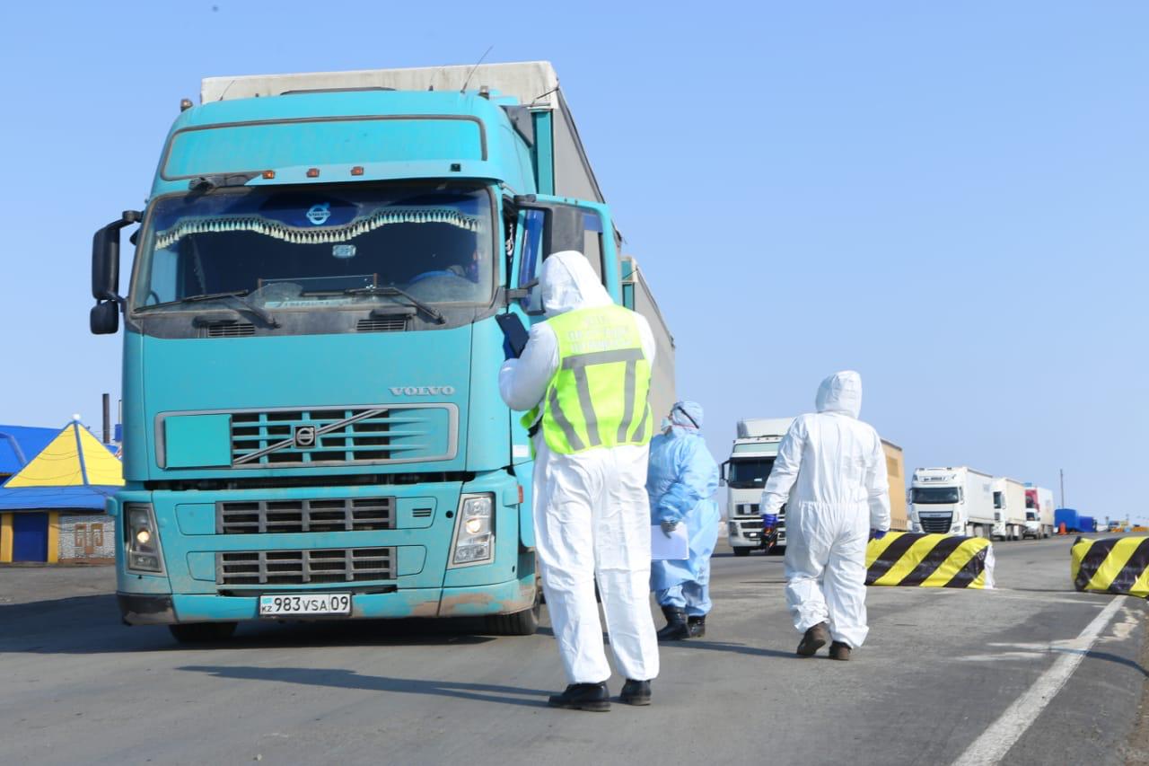 Qostanaı oblysynyń ákimi tosqaýyl beketterine bardy