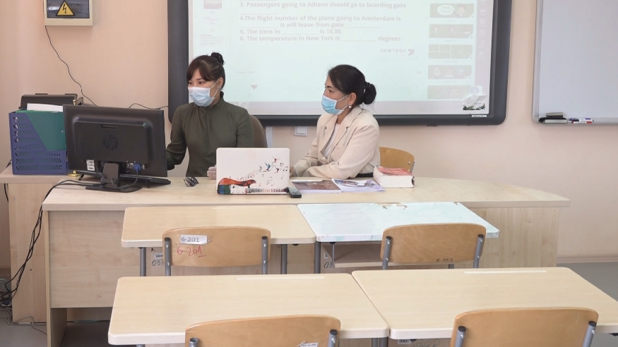 Almaty qalasynyń mektepteri qashyqtan oqý tártibine kóshti