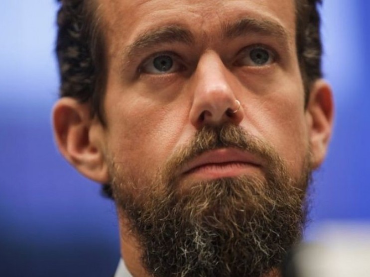 Tvıtter qojaıyny COVID-19-ben kúreske bir mıllıard dollar berdi