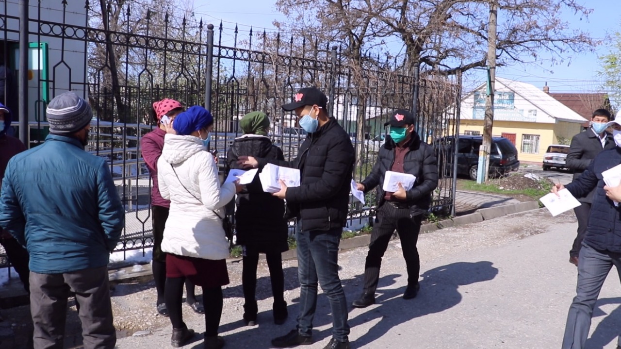 Túrkistan: Túlkibasta betperde tegin taratylýda