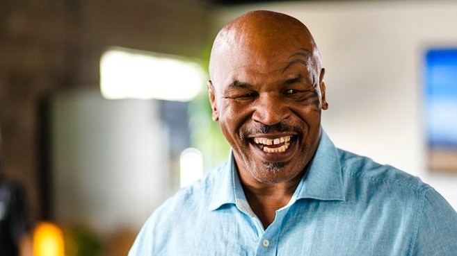 Maık Taıson tarıhtaǵy eń úzdik boksshyny atady