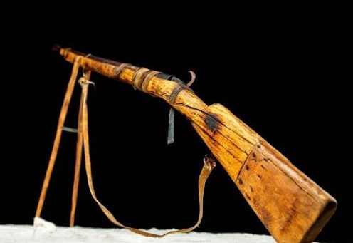 Aıý atqan myltyqtyń dúmi