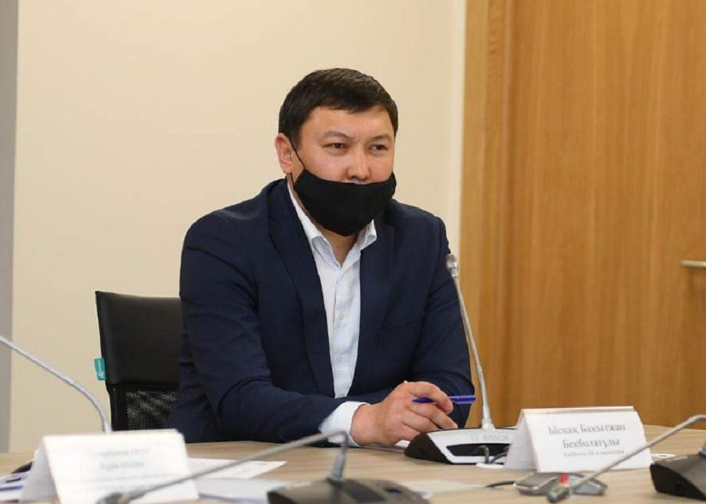 Túrkistan oblysynda 4 525 zeınetkerdiń zeınetaqysy úıine jetkizildi