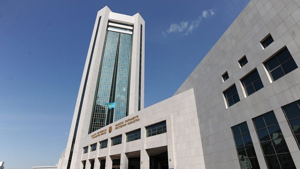 Monopolısterge múmkindik beretin normalardan saq bolý kerek