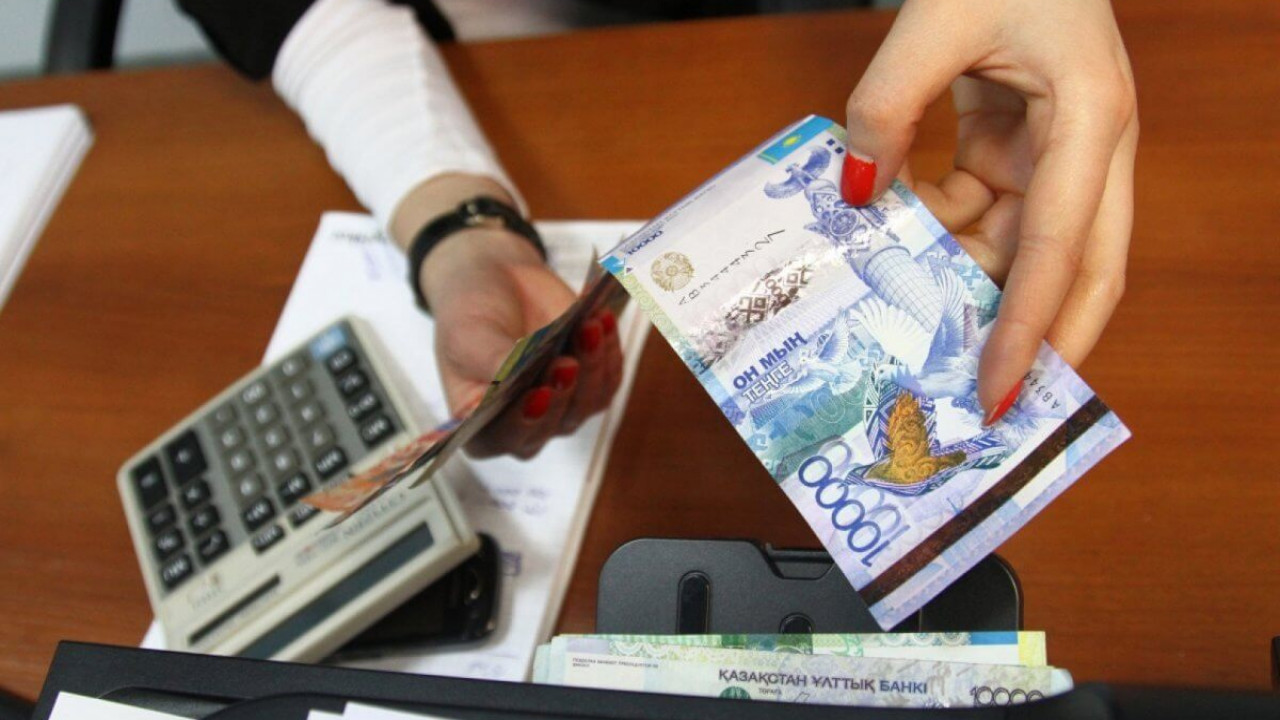 Tárbıeshiler jalaqysy saqtalmaıtyn demalysqa jiberilmeýi tıis