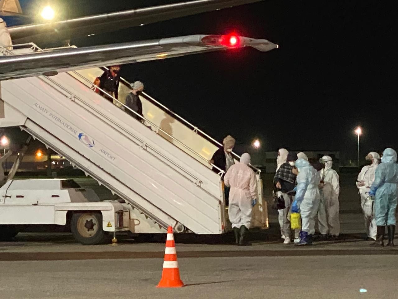 Qazaqstanǵa erekshe jolaýshylarmen reıs keldi