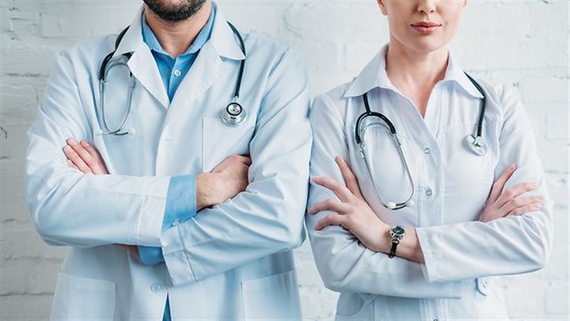 Aqmola oblysynda medısına  mamandaryna ústemaqy tólenýde