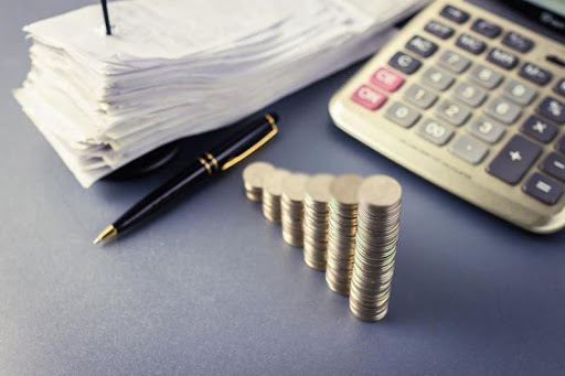 Amerıkanyń memlekettik qaryzy rekordtyq deńgeıge jetýi múmkin