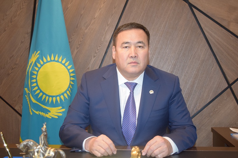 Atyraý: Ákim  azyq-túlik baǵasyn  baqylaýǵa  aldy