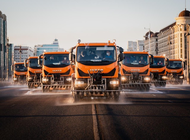 Kókshetaýǵa dezınfeksııa jasaıtyn avtokólikterdiń alǵashqy legi keldi