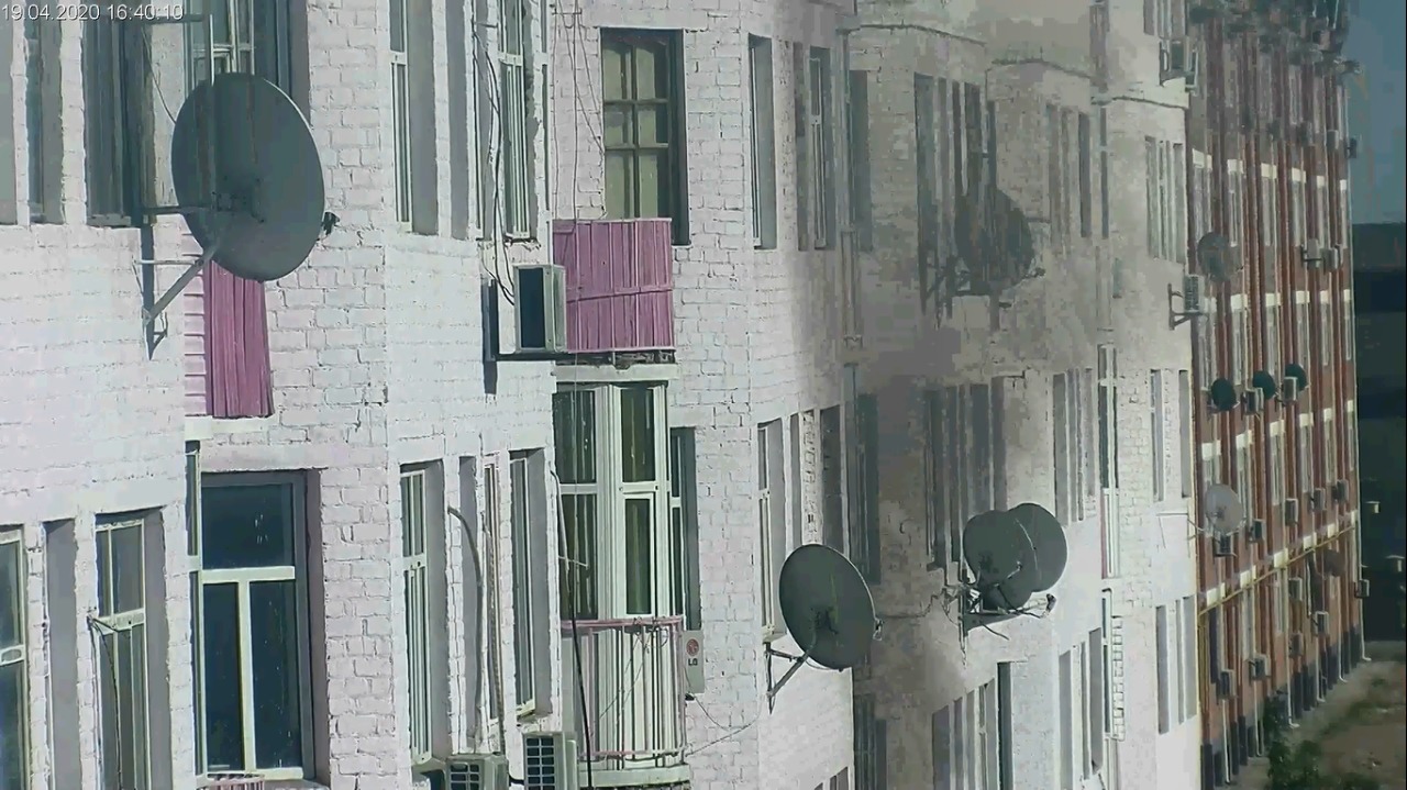 Qyzylorda: Polıseıler men Ulttyq ulan sarbazdary turǵyndardy órtten qutqardy