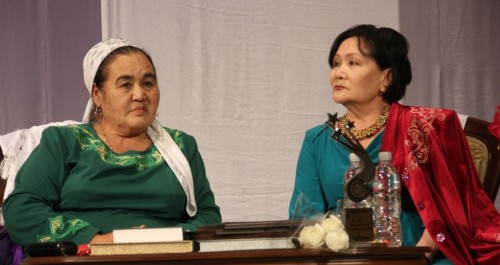 Búgin qos birdeı halyq aqyny 70-ke toldy