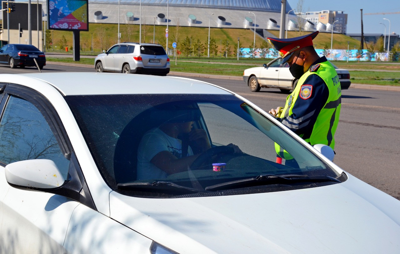 Nur-Sultanda polısııa qyzmetkerlerine qonaqúı bólindi