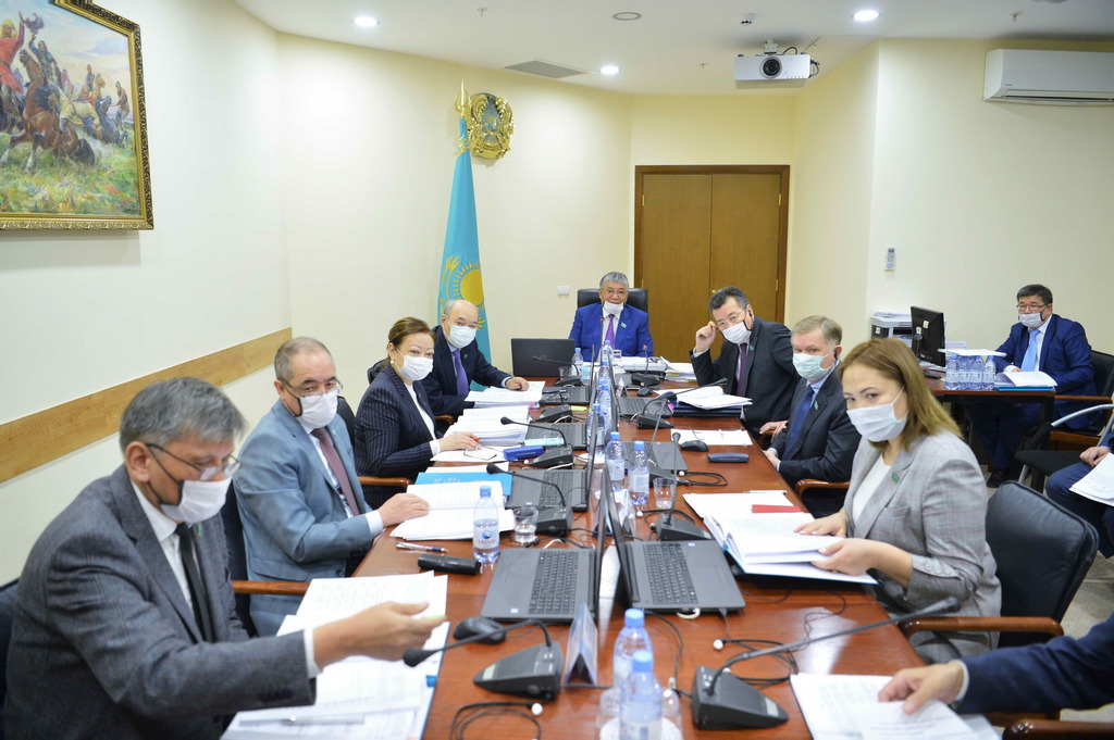 Ardagerlerdi qoldaý sharalary kún tártibinen túspeıdi