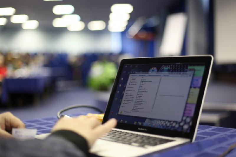 Oqytýshylardyń onlaın týraly oıy qalaı?