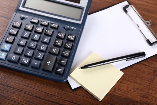 500 mln teńge kólemindegi aıyppul men tólemnen bosatyldy