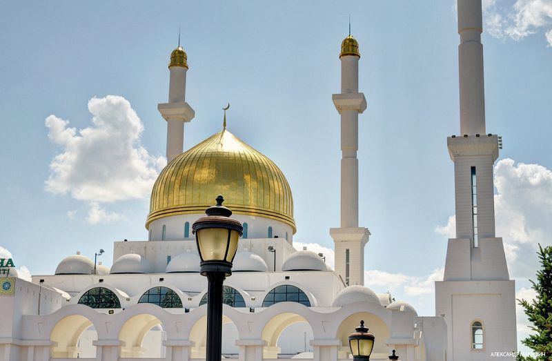 Ramazan aıy qutty bolsyn!