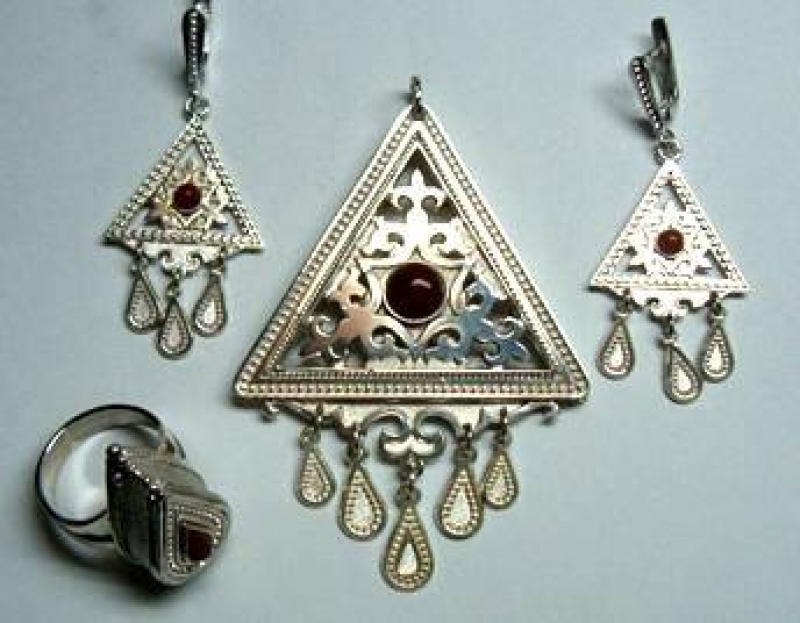 Áshekeı jasaıtyn ádemi qyz