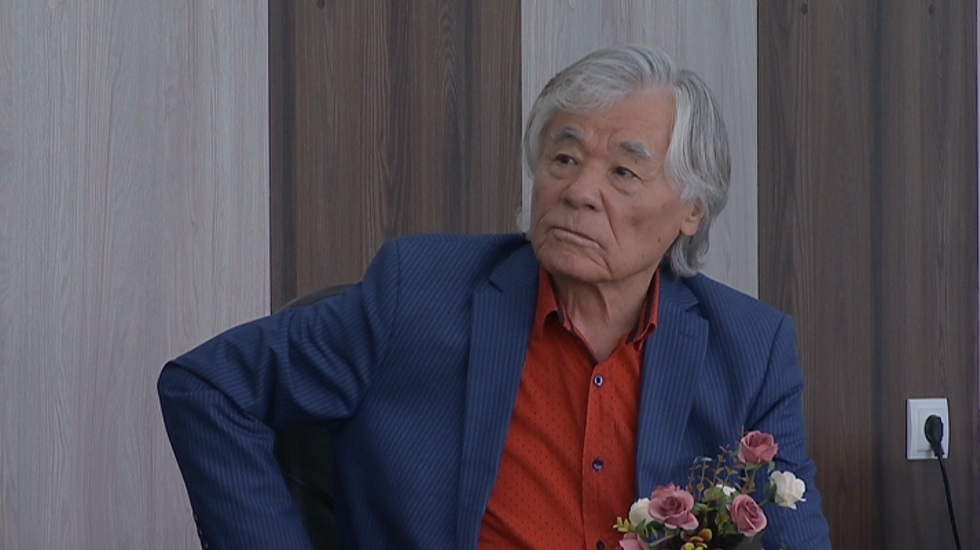 Israıl Saparbaı. «Júregimniń túbinde shúkiranam...»