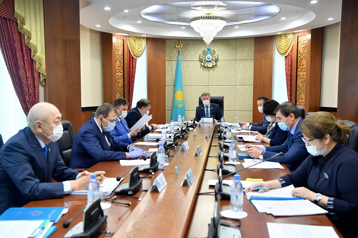 Beıbit jınalystardy uıymdastyrý jáne ótkizý tártibine ózgerister engiziledi