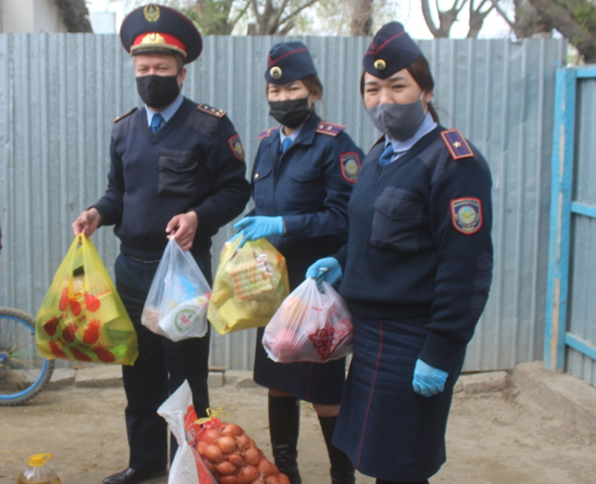 Qyzylordalyq polıseıler qaıyrymdylyq sharasyn ótkizdi