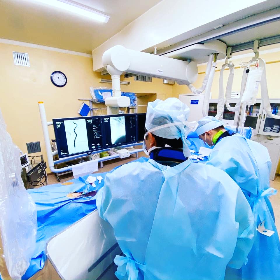 Mańǵystaý neırohırýrgteri naýqastyń ishki uıqy arterııasynyń anevrızmasyna ota jasady