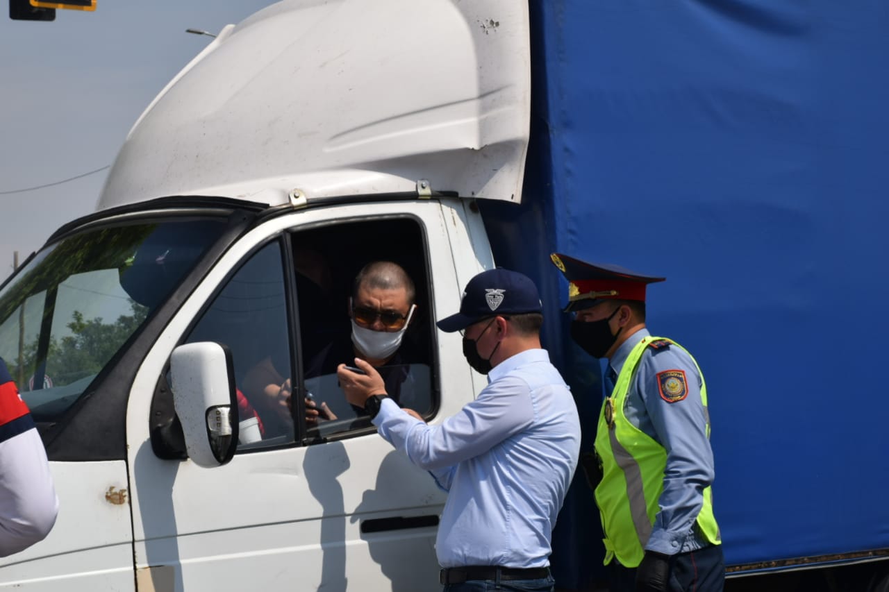 Túrkistannyń turǵyndaryna saıajaıǵa barýǵa ruqsat etildi