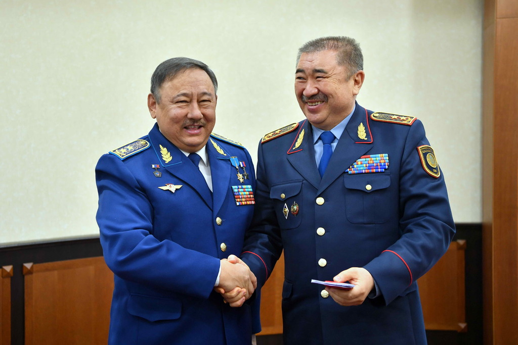 Senator Talǵat Musabaevqa marapat qarýy tabys etildi