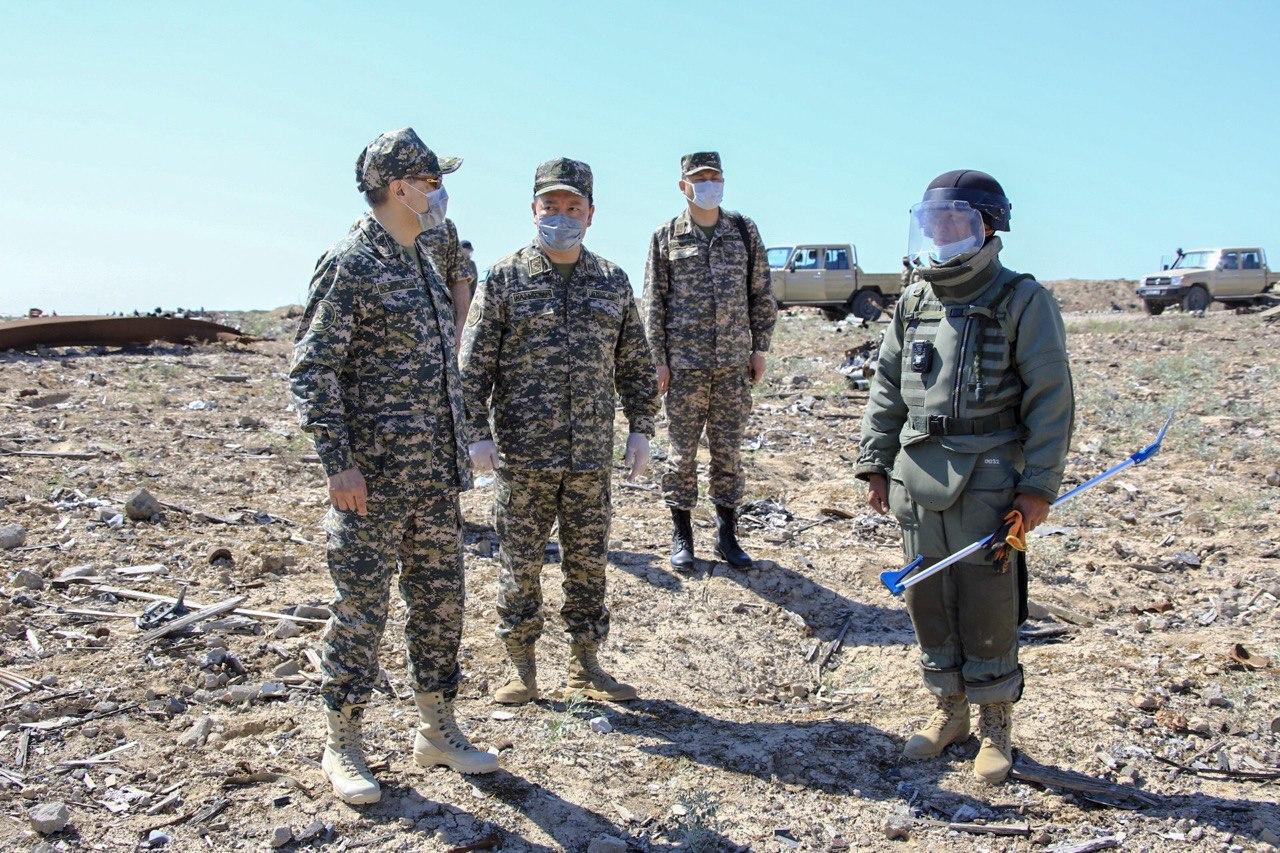 Ońtústik óńirdegi birqatar áskerı nysan tekserildi