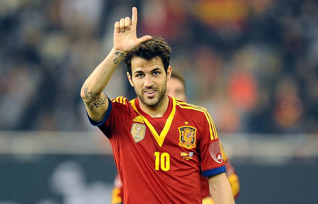 Búgin Sesk Fabregas 33 jasqa toldy