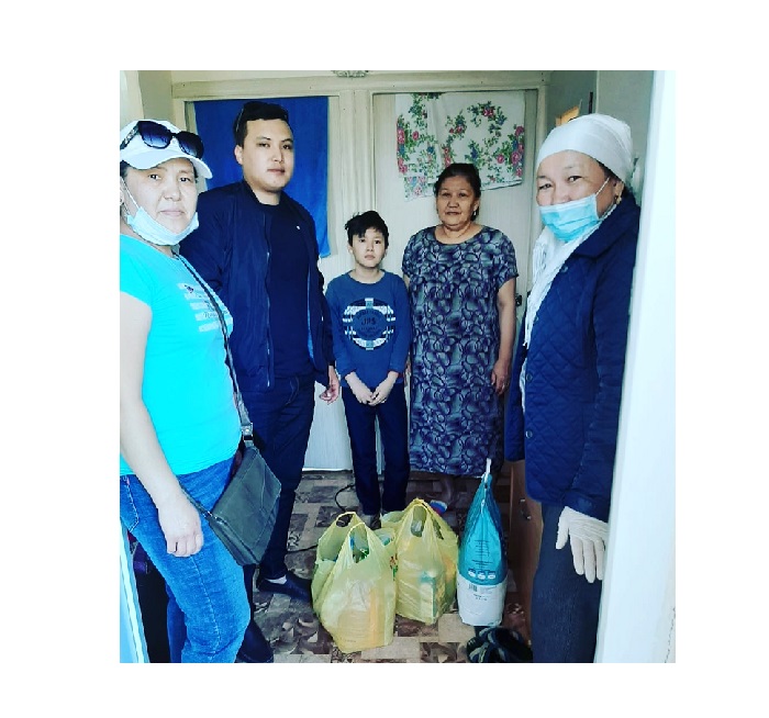 Mańǵystaý: Tis dárigerler qaıyrymdylyq sharasyn ótkizdi