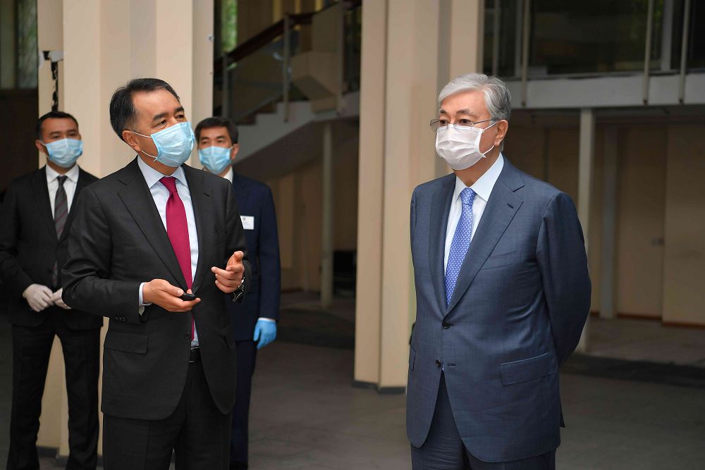 Qazaqstan Prezıdenti Áleýmettik qyzmet kórsetý úıine bardy