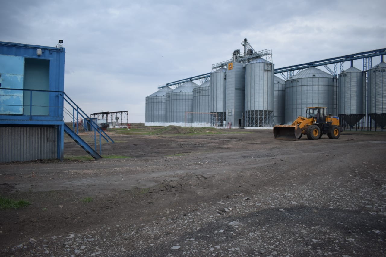 SQO-da sebýge daıyndalǵan 60 tonna astyq dáni urlandy