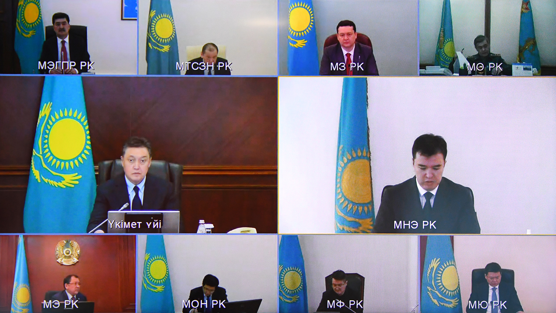 Aldaǵy kezeńdegi basym mindet ekonomıkanyń jańa qurylymyn qalyptastyrý bolady — A. Mamın