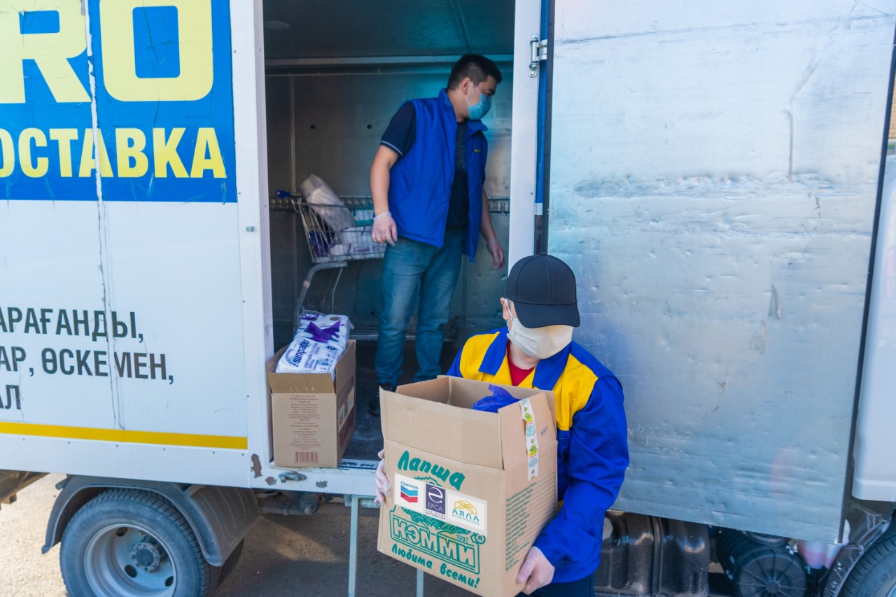 Qazaqstan: ÚEU pandemııa kezinde kimderge qol ushyn sozdy?