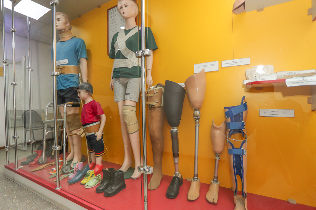 Protezdik-ortopedııalyq ortalyqtyń óndiristik sehtary iske kiristi