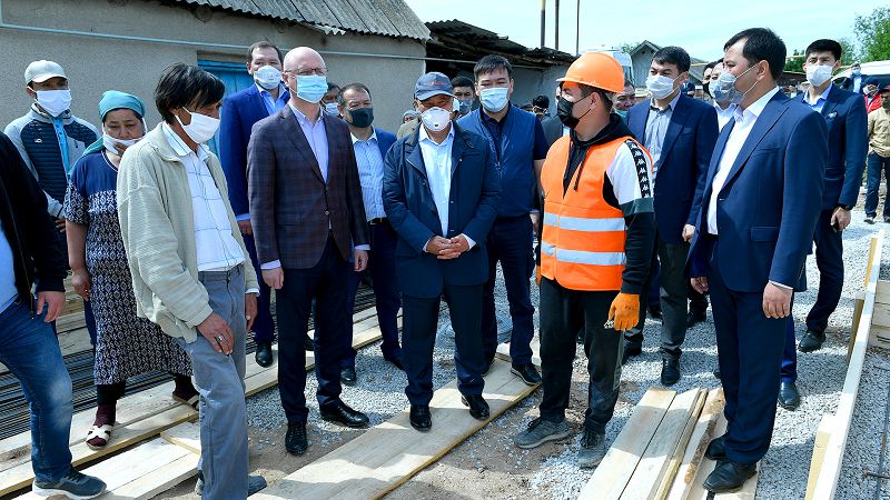 Roman Sklıar Túrkistan oblysyndaǵy qalpyna keltirý jumystarynyń barysyn tekserdi